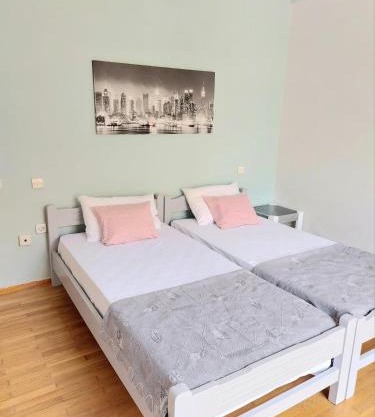 Φωτεινό δίκλινο δωμάτιο με θέα!