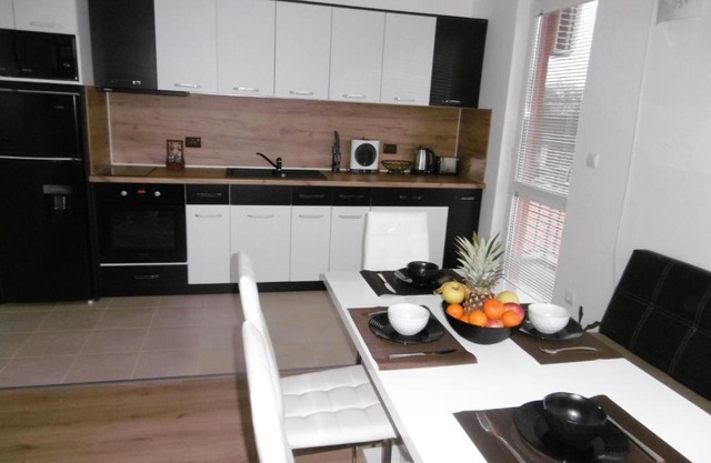 Апартамент Жекови