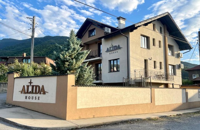 Къща за гости Алида