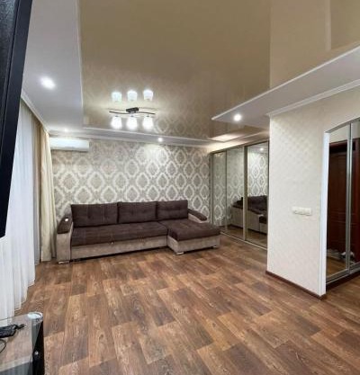 РЕВОЛЮЦИЯ 1 комн квартира