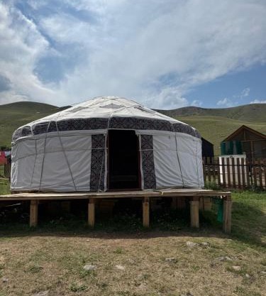 Юрты на территории зоны отдыха РАЯНА