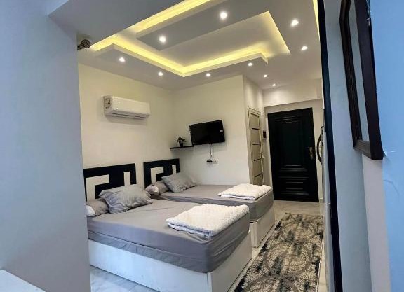 سويت فندقي فاخر - للأيجار Luxury Suite Hotel Room - for Rent