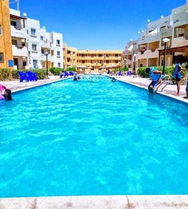 شاليه مكيف 90م بلو لاجون للعائلات فقط