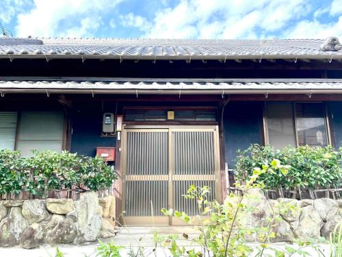 ギャラリー宿 INNAHOUSE ANDAGALLERY