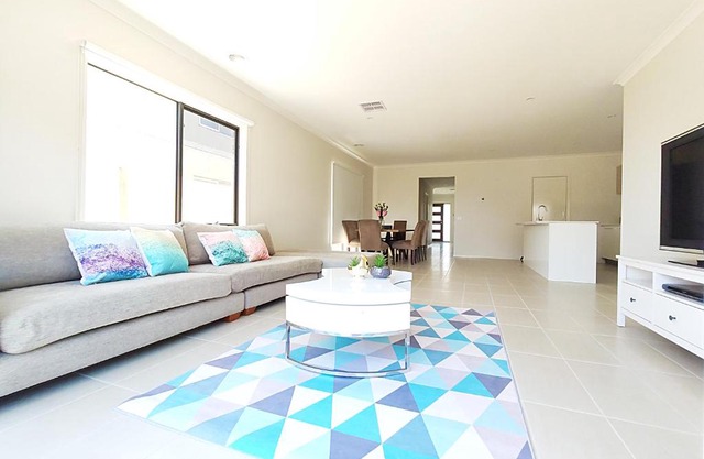 公园别墅Waterfront Garden Retreat Family House 2mins to TownCentre Williams Landing Melbourne
