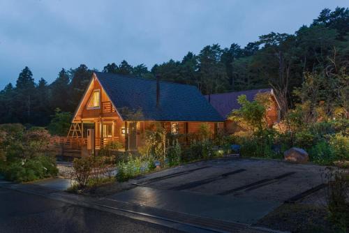 芦ノ隠 Ashi Hakone Cabin Retreat