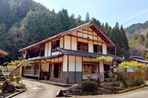 里山アウトドアフィールド・古民家コテージとろせ