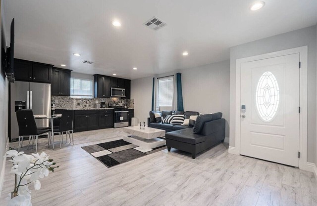 ৎ୭ Charming Home in LA ৎ୭ Prime location, Update