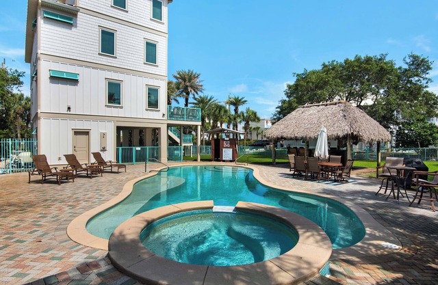 Increíble casa con bar Tiki, gran piscina y carrito de golf