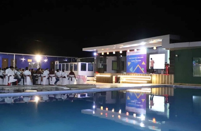 007 Universe Resort