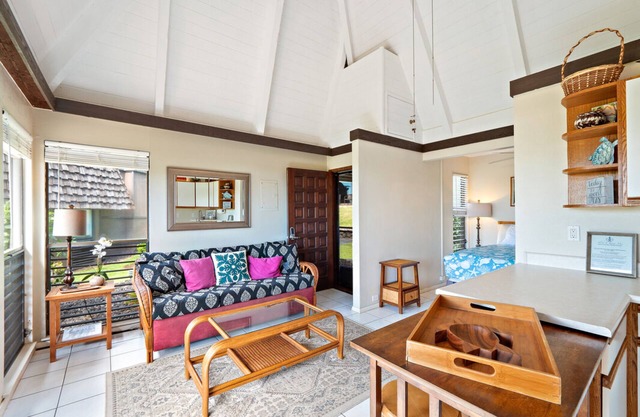 #04 Black Sand Beach Condo | 0 Bed, 1 Bath