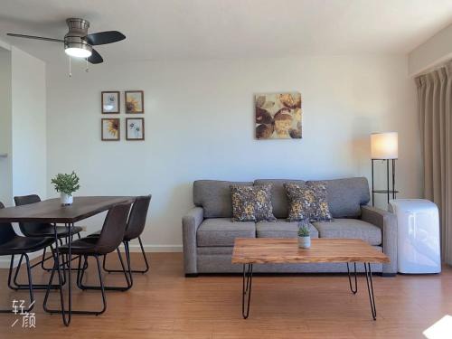 05 FREE Parking 10 min beach 2br-Waikiki Ala Moana