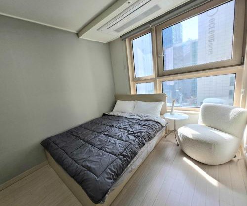 06 The house of Gangnam 1 minute from Shin Nonhyeon Station