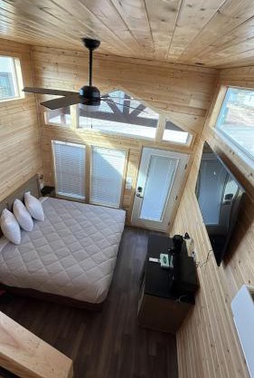 060A Brand New Sunset Retreat Chalet near Grand Canyon South Rim With Loft