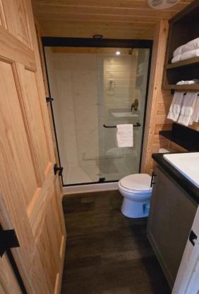 061B Grand Canyon South Rim Brand New Chalet with King Bed