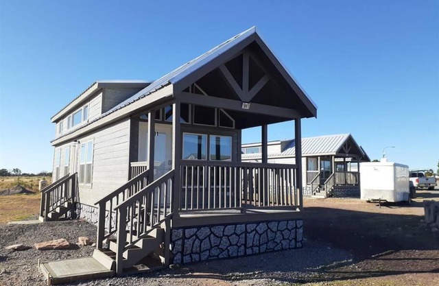 091 Star Gazing Tiny Home near Grand Canyon South Rim Sleeps 8