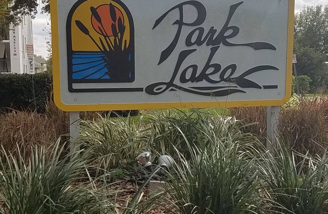 1/1 condo located on Lk Lulu. 7 minutes from Legoland. access to hwy 27, 17 & I4