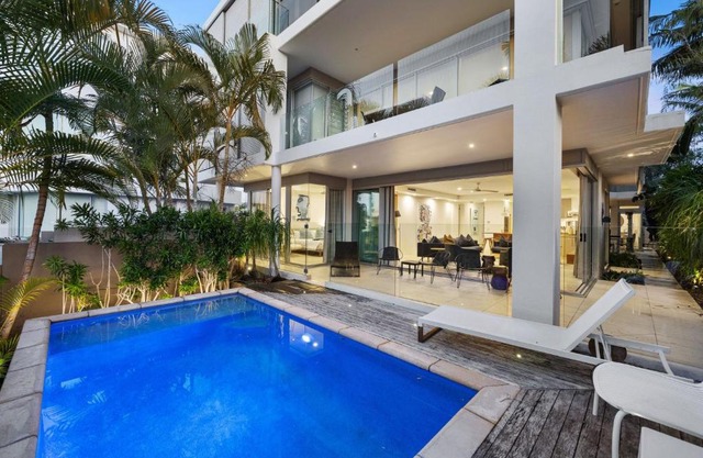 1 215 Gympie Terrace Noosaville