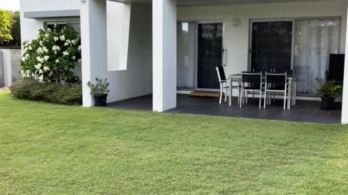 1 - 5a Coochin Street, Dicky Beach - 200m To Beach