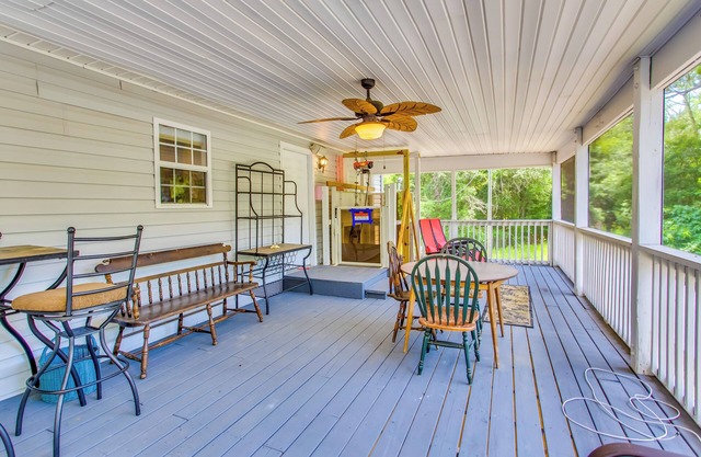 < 1/8 Mi to Boat Ramp: Family Home in Conway
