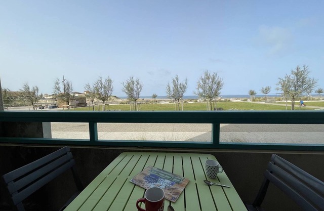 1* apartment for 2 to 4 people with ocean view at Mimizan plage