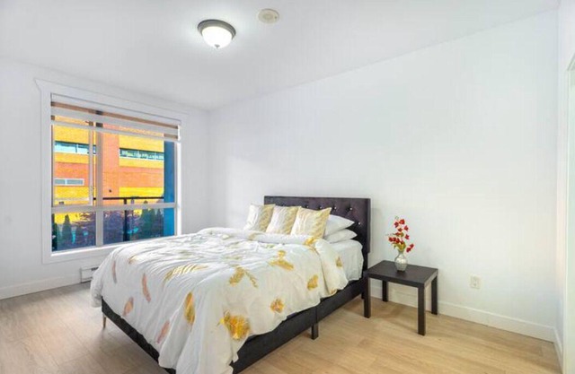 1 BD + Den full Apartment with Kitchen and 2 Bathrooms feels like home(215)