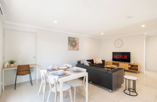 1 Bdr Apt! Garage! Balcony! GST Credits! 119D1
