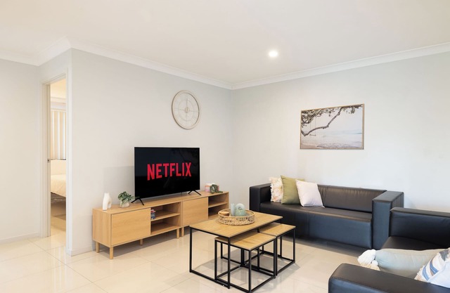 1 Bdr Apt! Garage! Balcony! GST Credits! 121D1