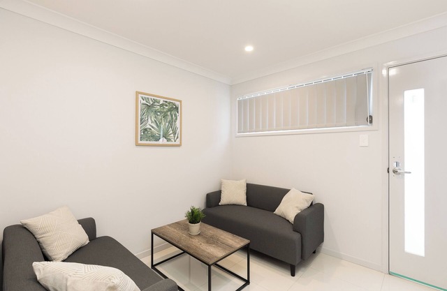 1 Bdr Apt! GST Credits! Kitchen! Parking! 114F1