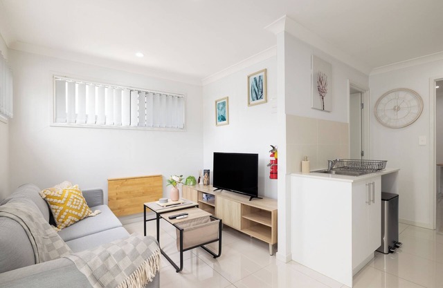 1 Bdr Apt! GST Credits! Kitchen! Parking! 131AF1