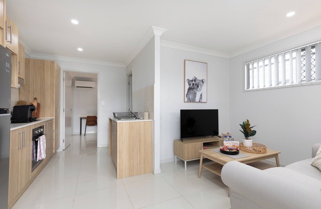 1 Bdr Apt! GST Credits! Kitchen! Parking! 239F1