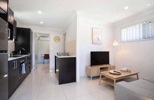 1 Bdr Apt! GST Credits! Kitchen! Parking! 131F1