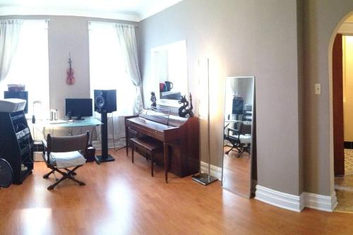 1 BDRM APT, 15 MINS FROM MANHATTAN