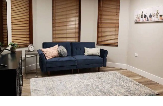 1 bdrm apt sleeps 3, W/D, free parking, wi-fi