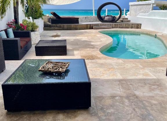 #1 Beach House on the Ocean with Private Pool, HGTV Villa Incognito