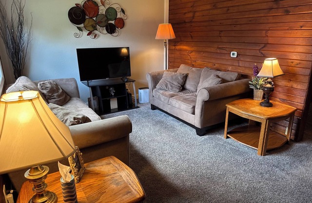 1 bed, 1 bath close to VA no stairs.