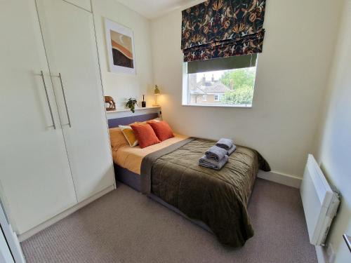 1-bed apartment, Close to Kensington Olympia with Free Wi-Fi & Netflix