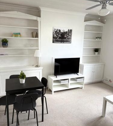 1 bed Apt in Shepherds Bush-Westfield
