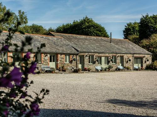 1 Bed in Tintagel 36928