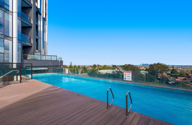1-Bed Pad with Modern Amenities, Pool & Gym