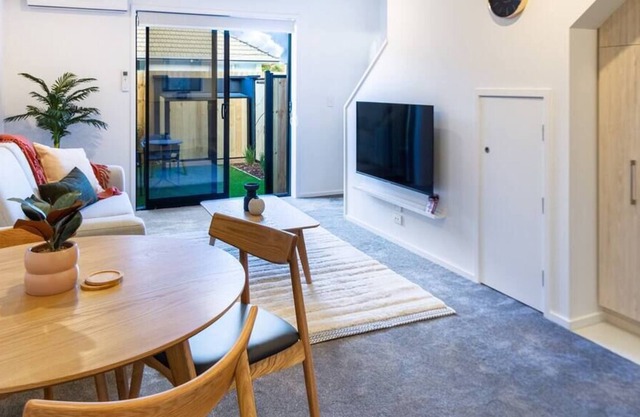 1 Bedroom 1 Bath Executive Escape, Northlands Mall