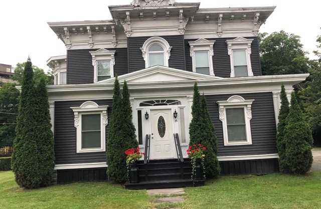 1 bedroom/1 bath