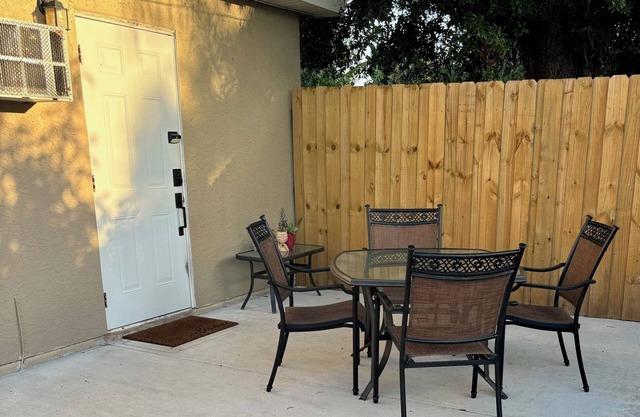1 bedroom 1 bath apartment, private entrance