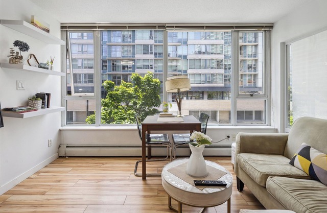 Moderno 1 dormitorio 1 Den Parking Tinseltown Gastown