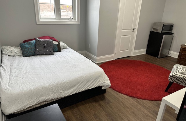 1 Bedroom 1 Washroom Private unit in a house