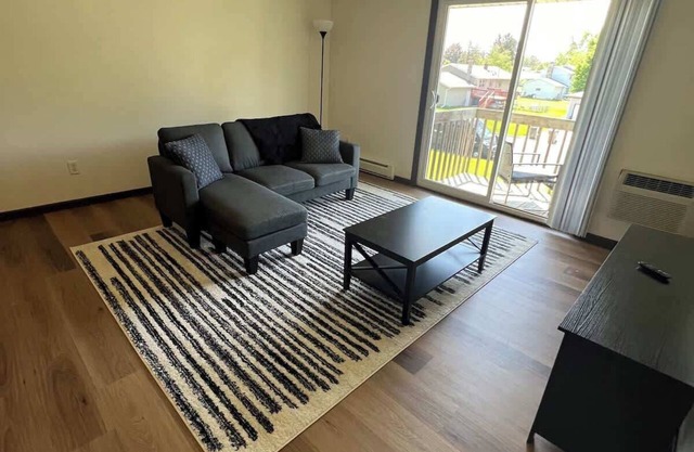 1 Bedroom - 1218 Canterbury Ct