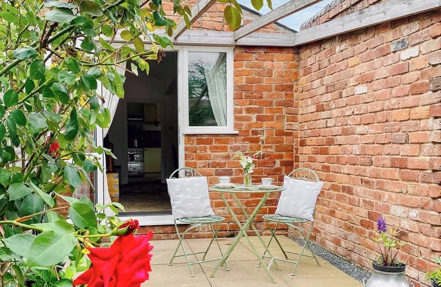 1 bedroom accommodation in Earl’s Croome, near Great Malvern