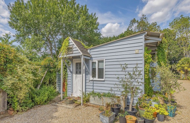 1 bedroom accommodation in Pluckley, near Ashford