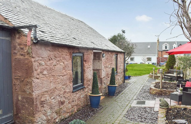 1 bedroom accommodation in Girvan