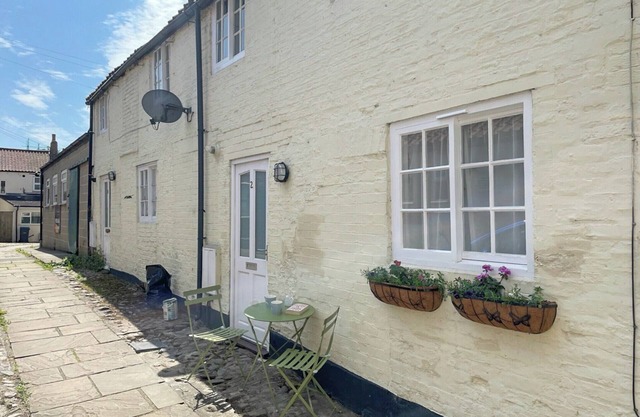 New for 2023 a cosy cottage situated in the very heart of the market town of Thirsk.